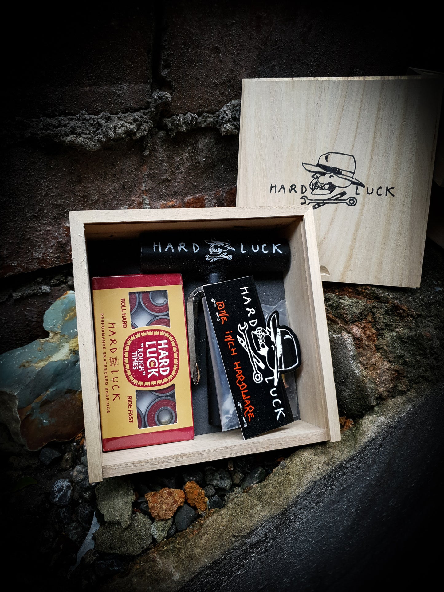 HARD LUCK - HOLIDAY SURVIVAL KIT