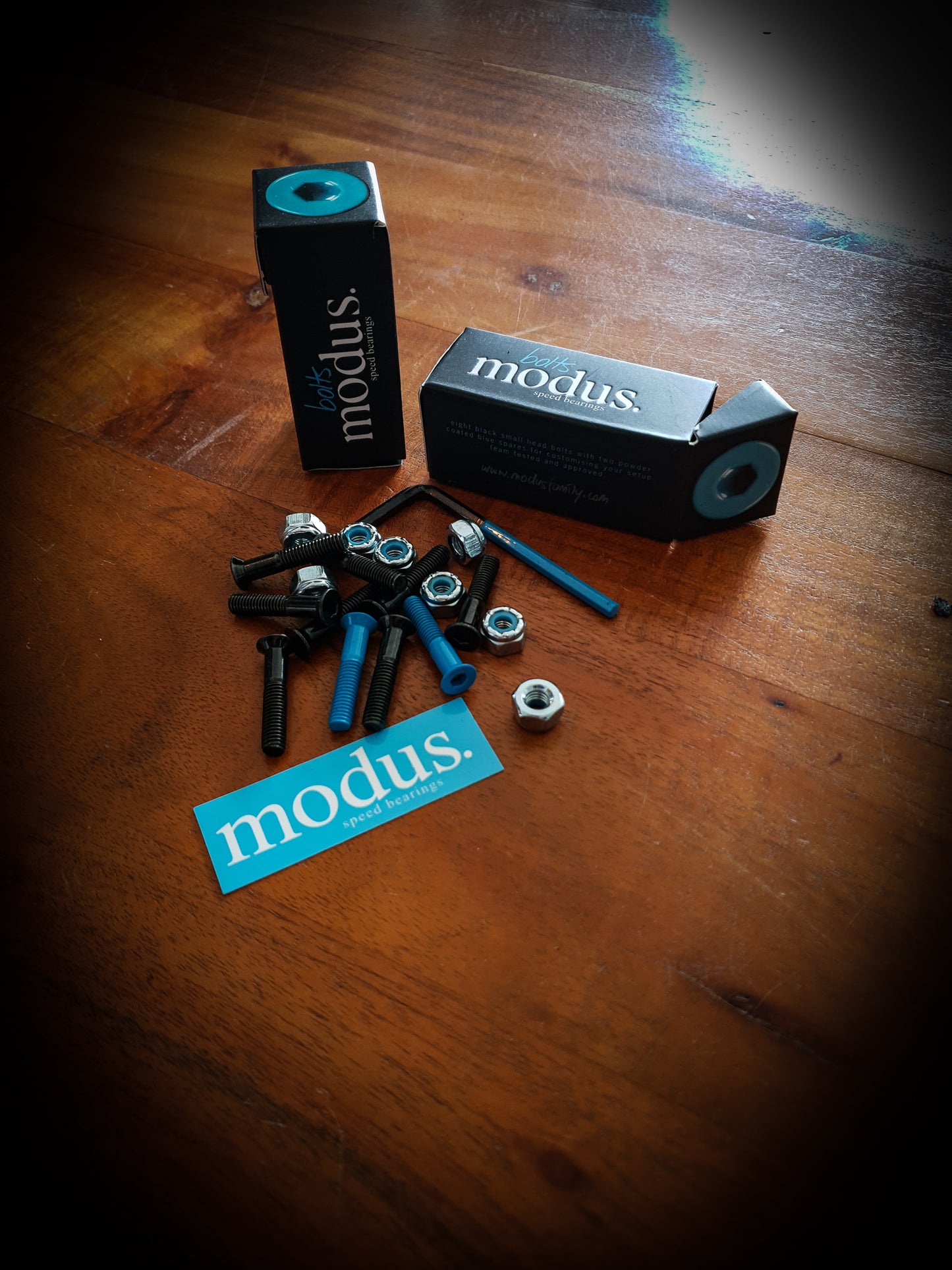 MODUS - BOLTS