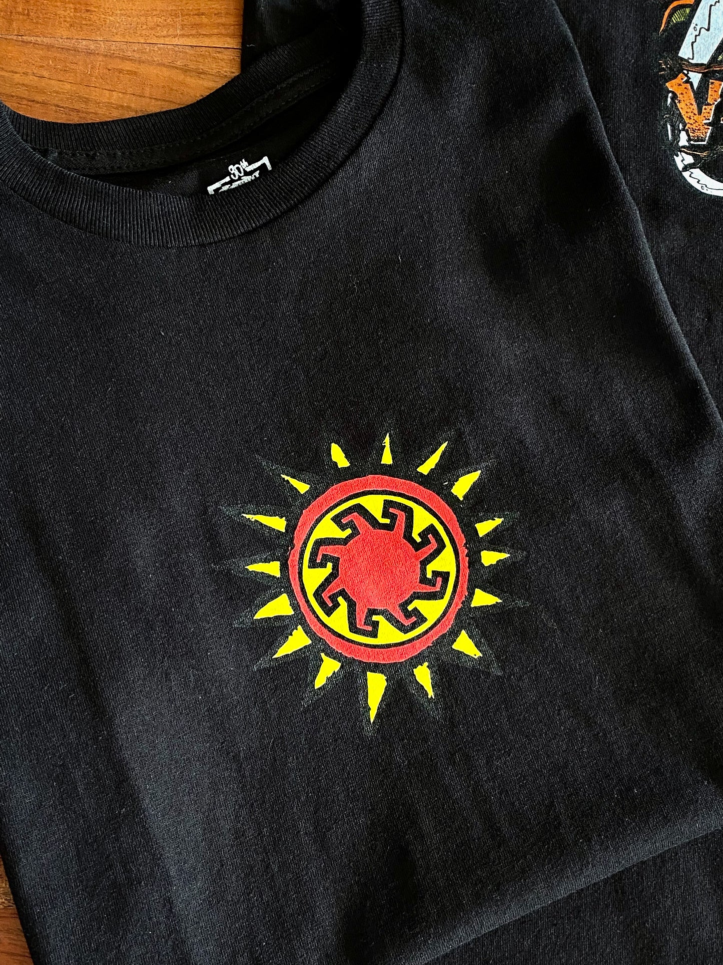 NEW DEAL - MIKE VALLELY MAMMOTH TEE - BLACK