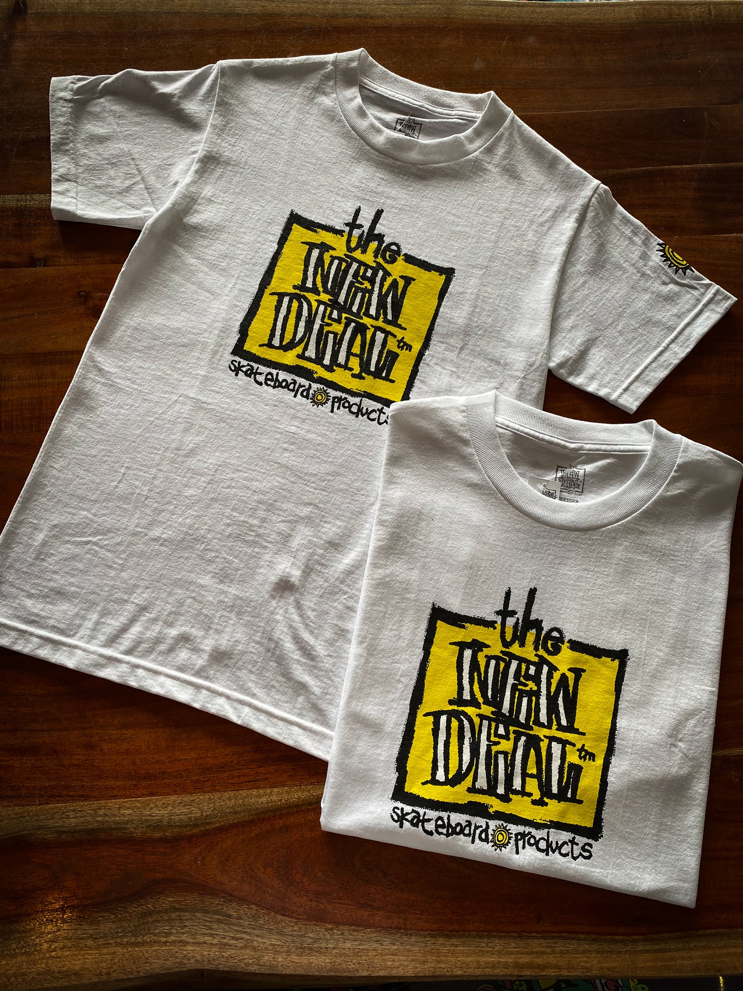NEW DEAL - NAPKIN LOGO - TEE